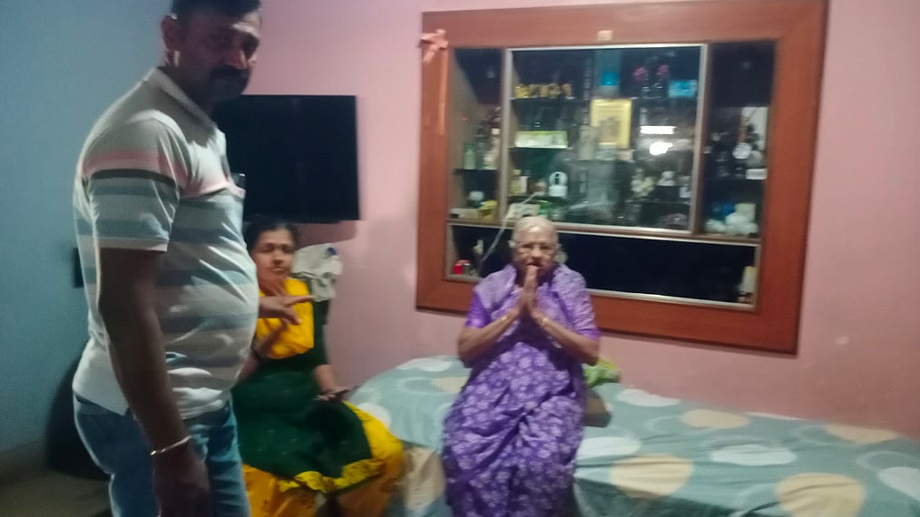 ಕುಣಿಗಲ್: ಮನೆ ಕಸಿದುಕೊಂಡ ಮಗ; ಪೊಲೀಸ್‌ ರಕ್ಷಣೆಯಲ್ಲಿ ಮನೆ ಸೇರಿದ ವೃದ್ಧ ತಾಯಿ!