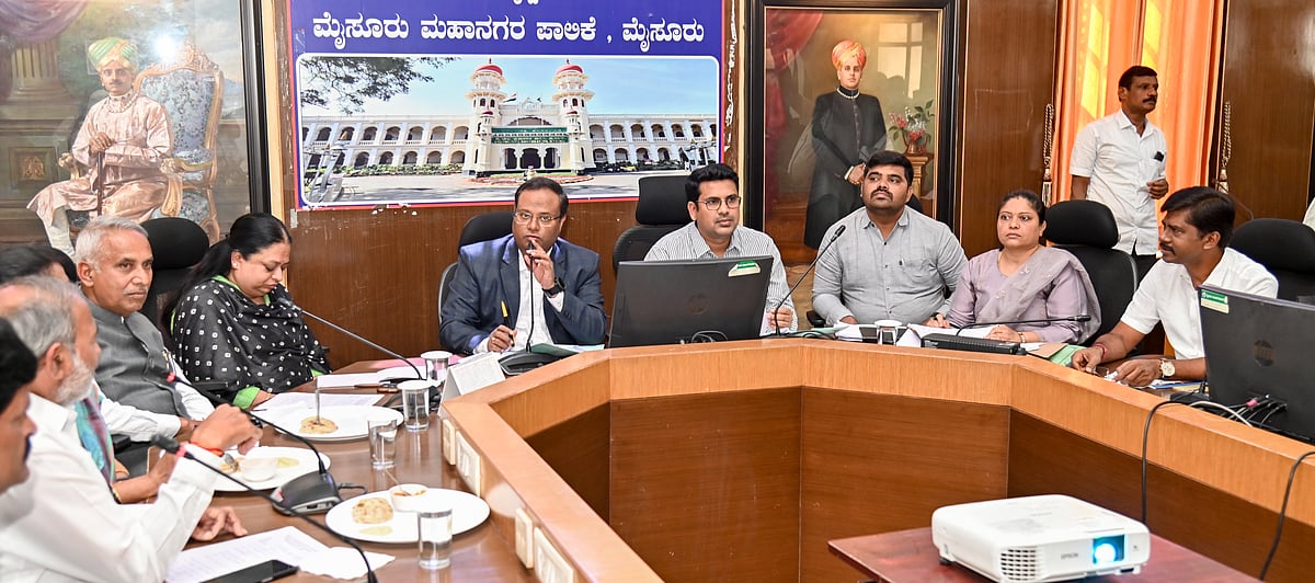 ಮೈಸೂರು | ಬಜೆಟ್‌ ಸಮಾಲೋಚನಾ ಸಭೆ; ಕಿವಿ ಹಿಂಡಿದರು, ಆದಾಯದ ಸಲಹೆ ನೀಡಿದರು...