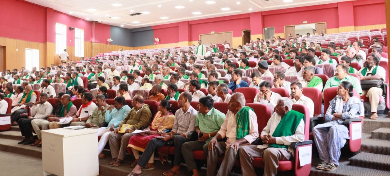 ಕುಂದುಕೊರತೆ ಸಭೆಯಲ್ಲಿ ಭಾಗವಹಿಸಿದ್ದ ಜಿಲ್ಲೆಯ ವಿವಿಧ ಭಾಗದ ರೈತರು