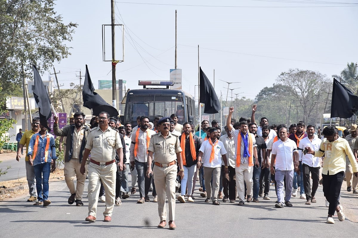 ರಾಜ್ಯ ಸರ್ಕಾರದಿಂದ ಇಬ್ಬಗೆಯ ನೀತಿ: ಖಾನಪ್ಪನವರ ಖಂಡನೆ