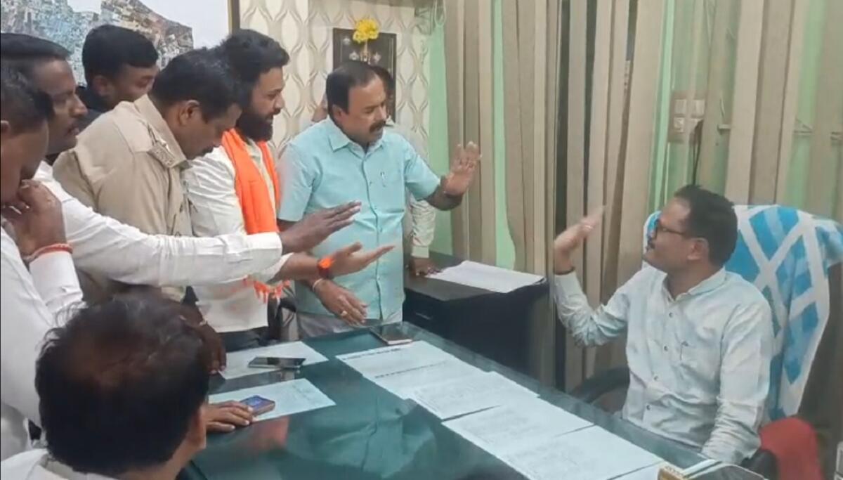 ಮಾಲೂರು ಬಿಜೆಪಿ ಮುಖಂಡರು ಹಾಗೂ ನಗರಸಭೆ ಆಯುಕ್ತರ ನಡುವೆ ವಾಗ್ವಾದ