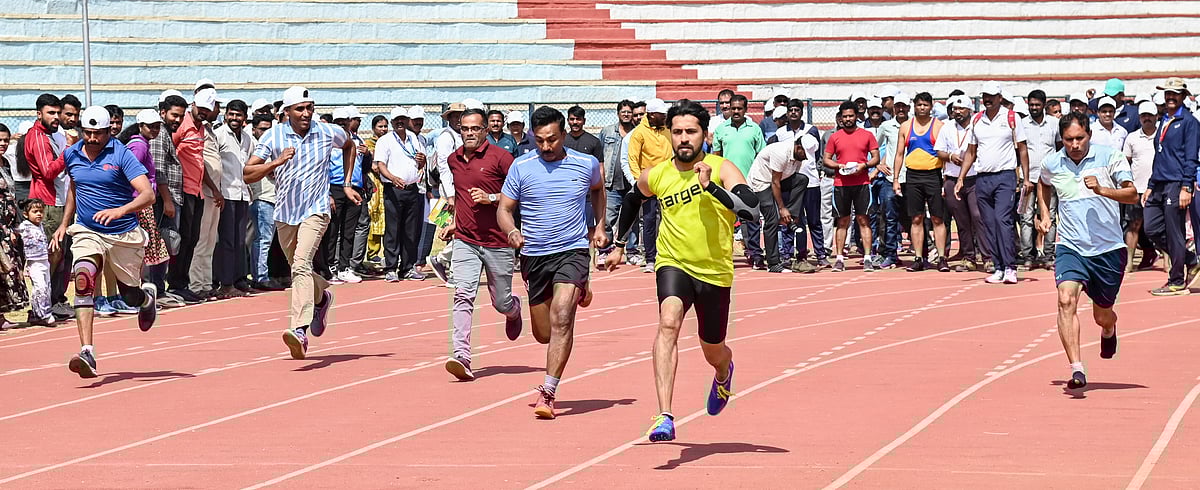 ಮೈಸೂರು: ಪ್ರತಿಭೆ ತೋರಿದ ಸರ್ಕಾರಿ ನೌಕರರು 