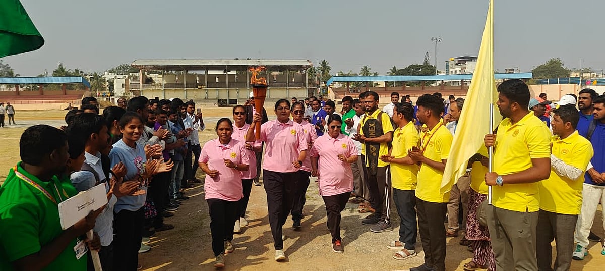 ರಾಯಚೂರು: ಸರ್ಕಾರಿ ನೌಕರರ ಕ್ರೀಡಾಕೂಟಕ್ಕೆ ಚಾಲನೆ