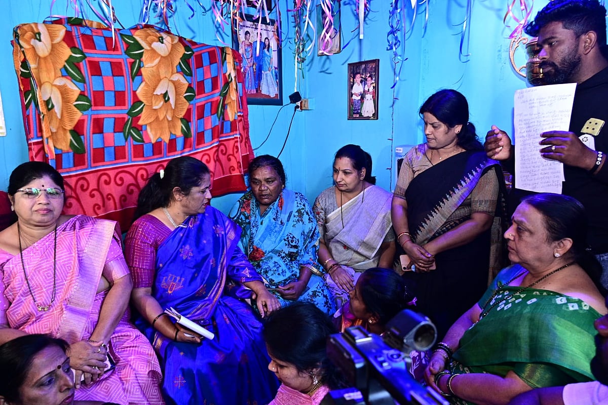 ವಿವಸ್ತ್ರ ಪ್ರಕರಣ ನ್ಯಾಯಾಧೀಶರಿಂದ ತನಿಖೆಯಾಗಲಿ: ಬಿಜೆಪಿ ಮಹಿಳಾ ಮೋರ್ಚಾ ಆಗ್ರಹ