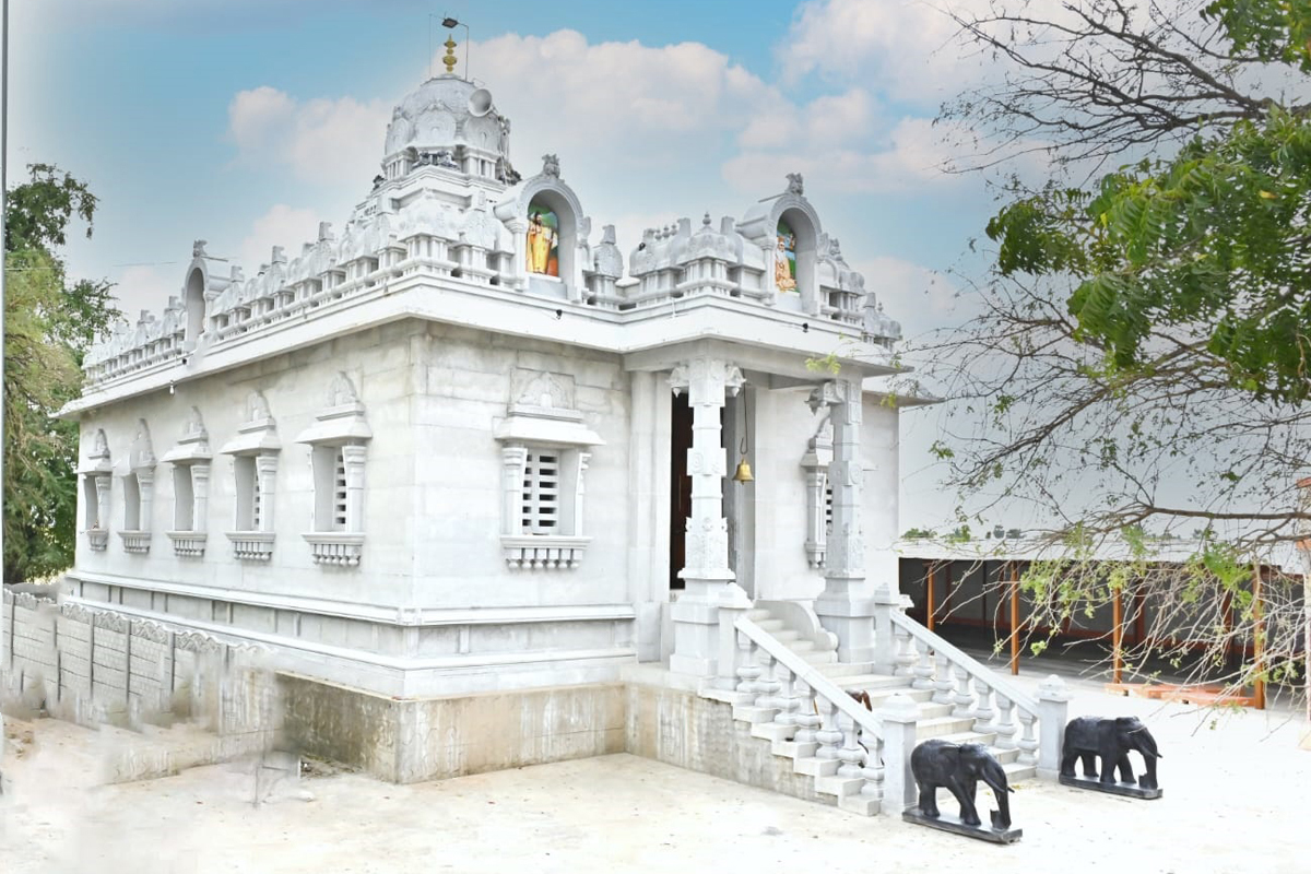 ಕವಿತಾಳ ಸಮೀಪದ ಊಟಕನೂರು ಮಠದ ಆವರಣದಲ್ಲಿ ನಿರ್ಮಿಸಿದ ನೂತನ ಶಿಲಾ ಮಂಟಪ 