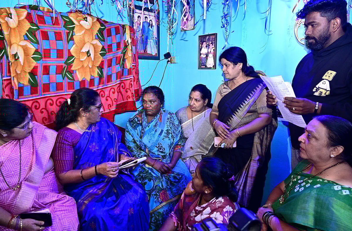 ವಿವಸ್ತ್ರ ಪ್ರಕರಣ | ಸುಜಾತಾ ಕುಟುಂಬಕ್ಕೆ ಭದ್ರತೆ ಒದಗಿಸಿ: ಸಿ.ಮಂಜುಳಾ ಆಗ್ರಹ