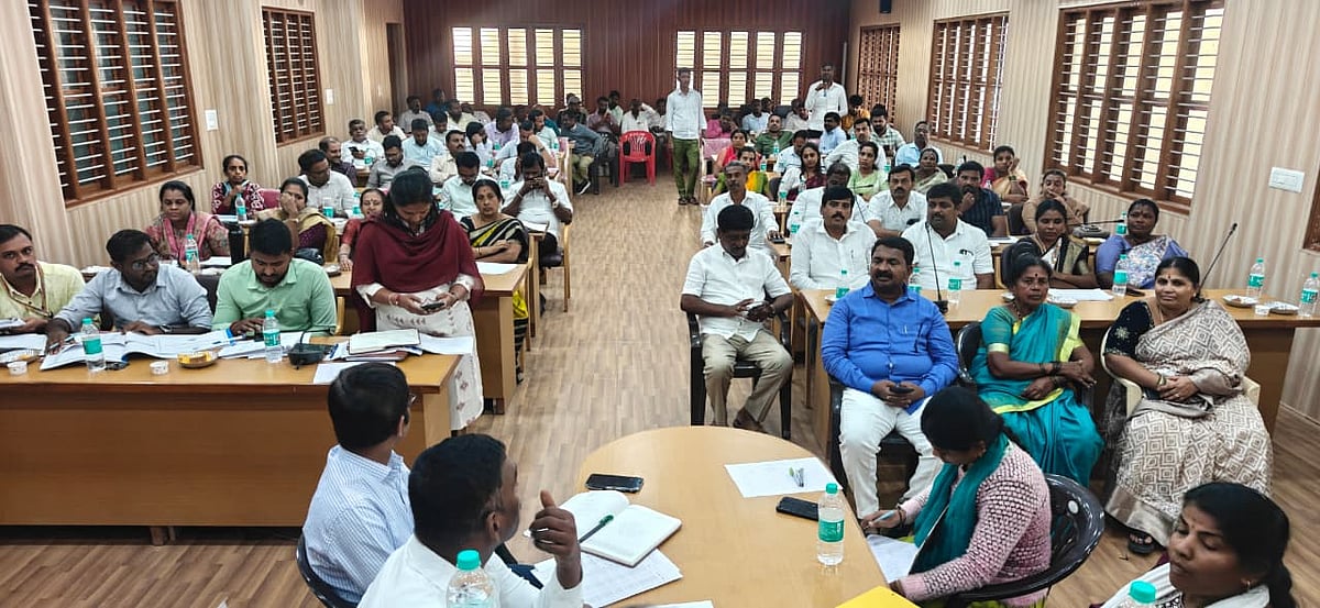 ಕಾಮಗಾರಿ ಆರಂಭಿಸಿದ ಆರು ಗುತ್ತಿಗೆದಾರರು ಕಪ್ಪುಪಟ್ಟಿಗೆ: ಶಾಸಕ ಶರತ್‌ ಬಚ್ಚೇಗೌಡ