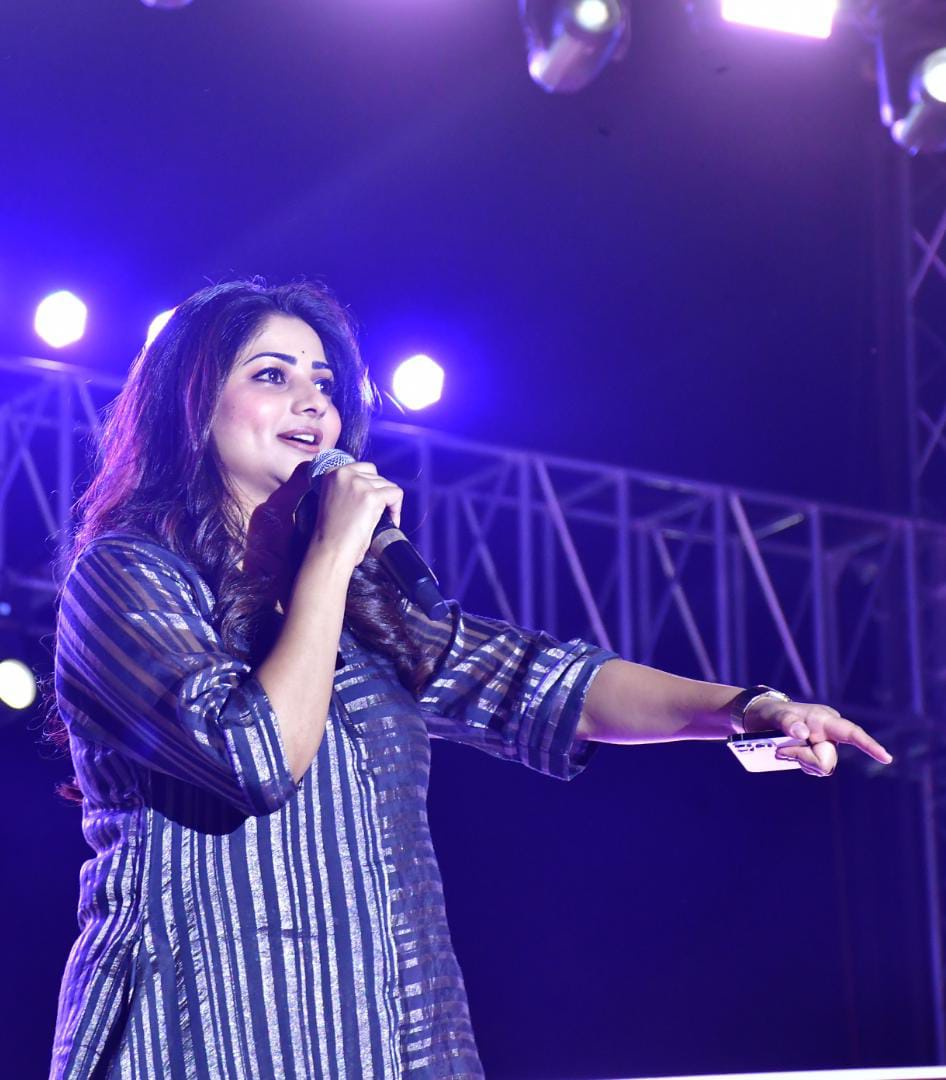 ಧಾರವಾಡದ ಕೆಸಿಡಿ ಆವರಣದಲ್ಲಿ ನಡೆದ ಕಾರ್ಯಕ್ರಮದಲ್ಲಿ ನಟಿ ರಚಿತಾ ರಾಮ್‌ ಪಾಲ್ಗೊಂಡಿದ್ದರು