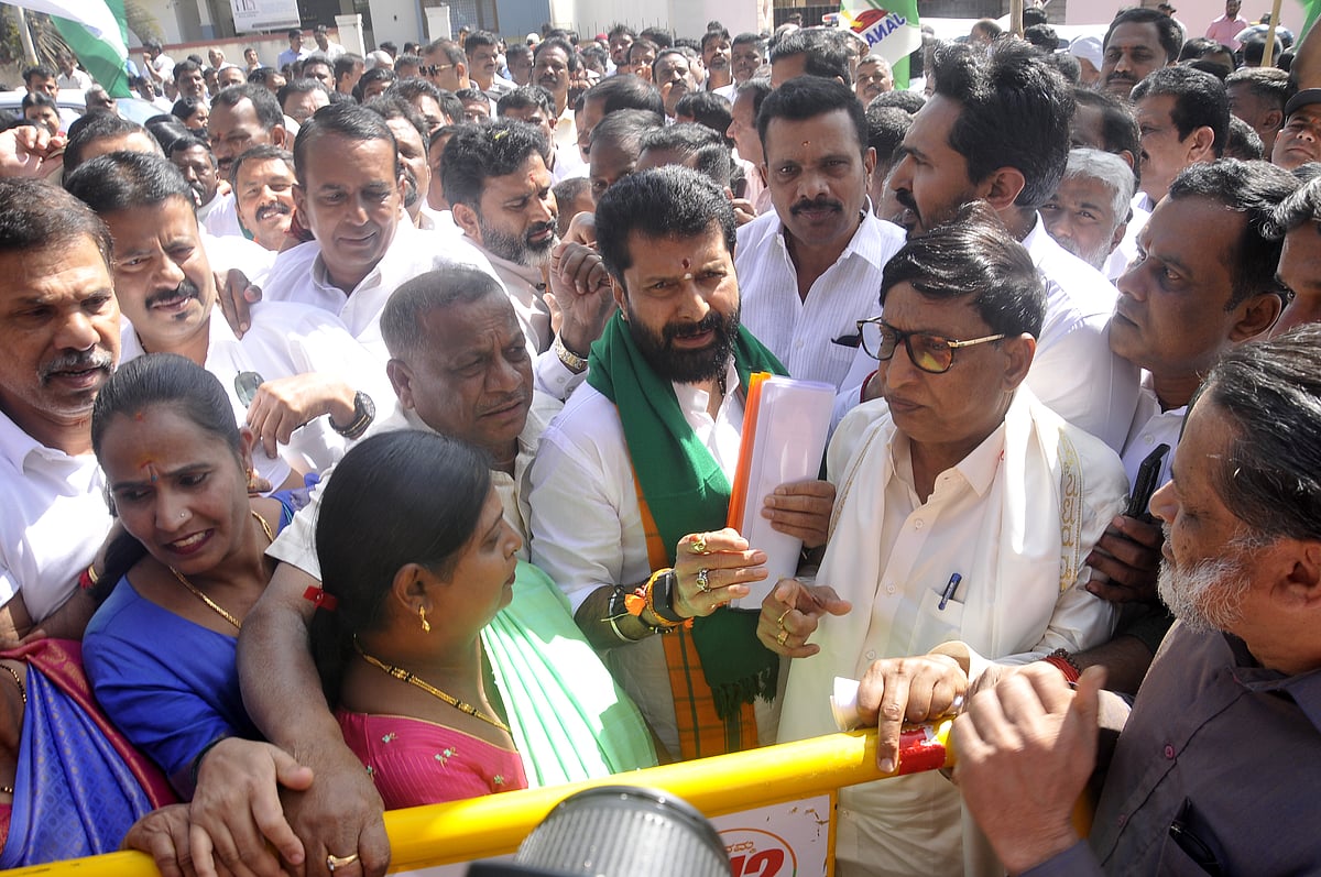 ಚಿಕ್ಕಮಗಳೂರು | ಡಿಸಿಸಿ ಬ್ಯಾಂಕ್ ಚುನಾವಣೆ: ಗರಿಗೆದರಿದ ಅಖಾಡ