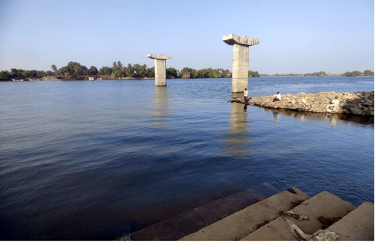 ದುರಸ್ತಿಯಾಗದ ಹಿಪ್ಪರಗಿ ಬ್ಯಾರೇಜ್ ಗೇಟ್: 1.5 ಟಿಎಂಸಿ ಅಡಿ ನೀರು ಹೊರಗೆ