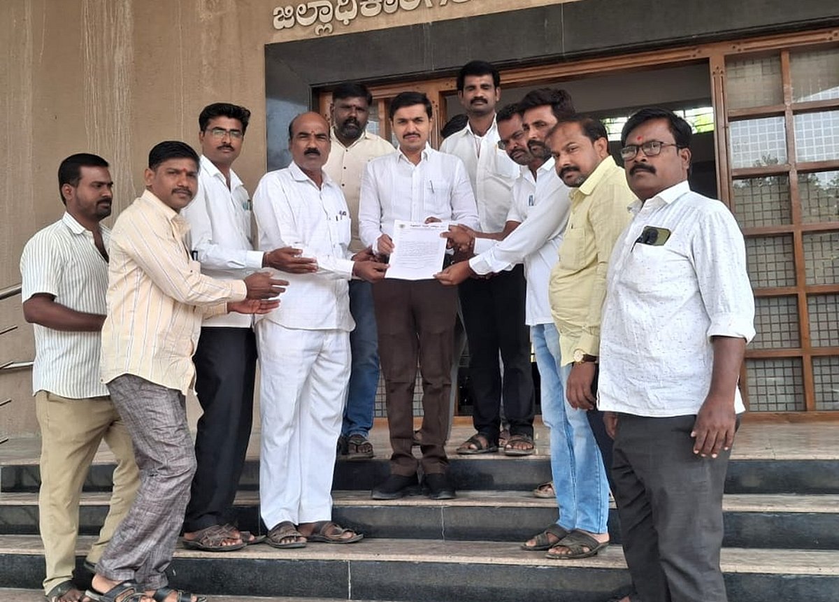 ದೇಗುಲಕ್ಕೆ ಅನ್ಯ ಧರ್ಮದ ಆಡಳಿತಾಧಿಕಾರಿ ನಿಯೋಜನೆ: ವಿಶ್ವಕರ್ಮ ಮಹಾ ಒಕ್ಕೂಟ ಆಕ್ಷೇಪ