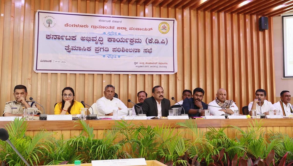 ನೀರು–ಮೇವು ಕೊರತೆಯಾದರೆ ಅಧಿಕಾರಿಗಳೇ ಹೊಣೆ: ಕೆ.ಎಚ್‌.ಮುನಿಯಪ್ಪ ಖಡಕ್‌ ಸೂಚನೆ