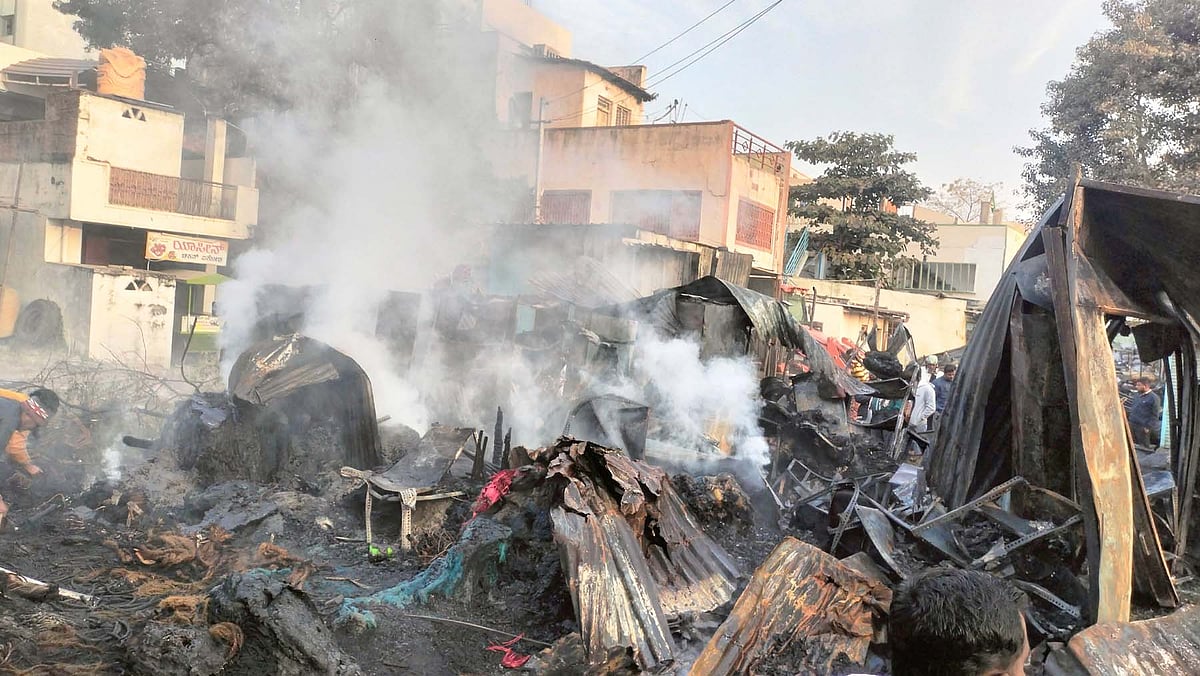 ಅಗ್ನಿ ಅನಾಹುತ: ಅಂಗಡಿಗಳು ಭಸ್ಮ
