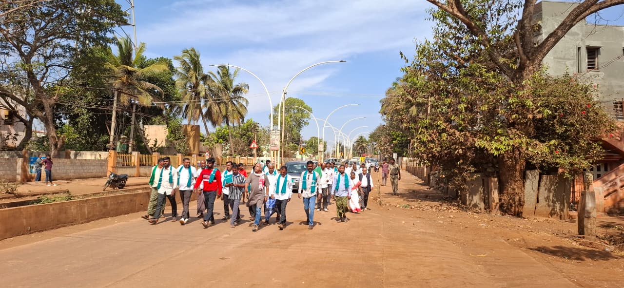 ವಿವಿಧ ಸಂಘಟನೆಗಳ ಮುಖಂಡರು ಭೀಮಸಮುದ್ರ ಗ್ರಾಮದಲ್ಲಿ ಸಂಚಾರ ನಡೆಸಿದರು
