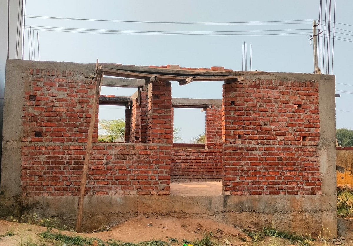 ಬಾರದ ಸಾಮಗ್ರಿ ವೆಚ್ಚ: ಅರ್ಧಕ್ಕೆ ನಿಂತ ಕಾಮಗಾರಿ