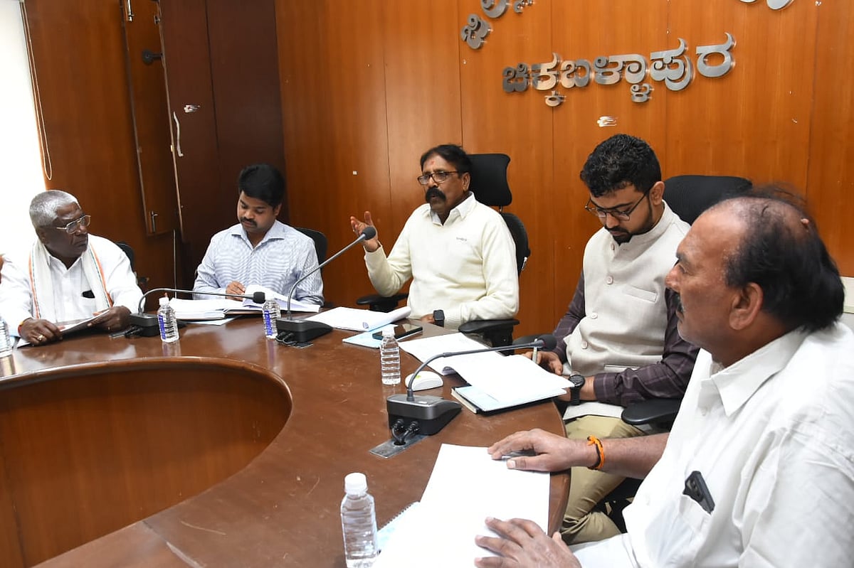 ಚಿಕ್ಕಬಳ್ಳಾಪುರ: ಯುಗಾದಿ ವೇಳೆ ಇಂದಿರಾ ಕಿಟ್ ವಿತರಣೆ