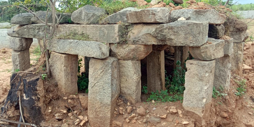 ಹಂಪಾಪುರ ಬಳಿ ಇರುವ ಪುರಾತನ ಶಿವಾಲಯ