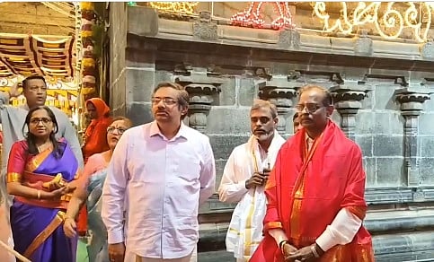 ಭೂ ವೀಕ್ಷಣಾ ಉಪಗ್ರಹ ಉಡ್ಡಯನ ಯಶಸ್ಸಿಗಾಗಿ ತಿರುಪತಿಯಲ್ಲಿ ‘ಇಸ್ರೊ’ ಅಧ್ಯಕ್ಷ ಪೂಜೆ