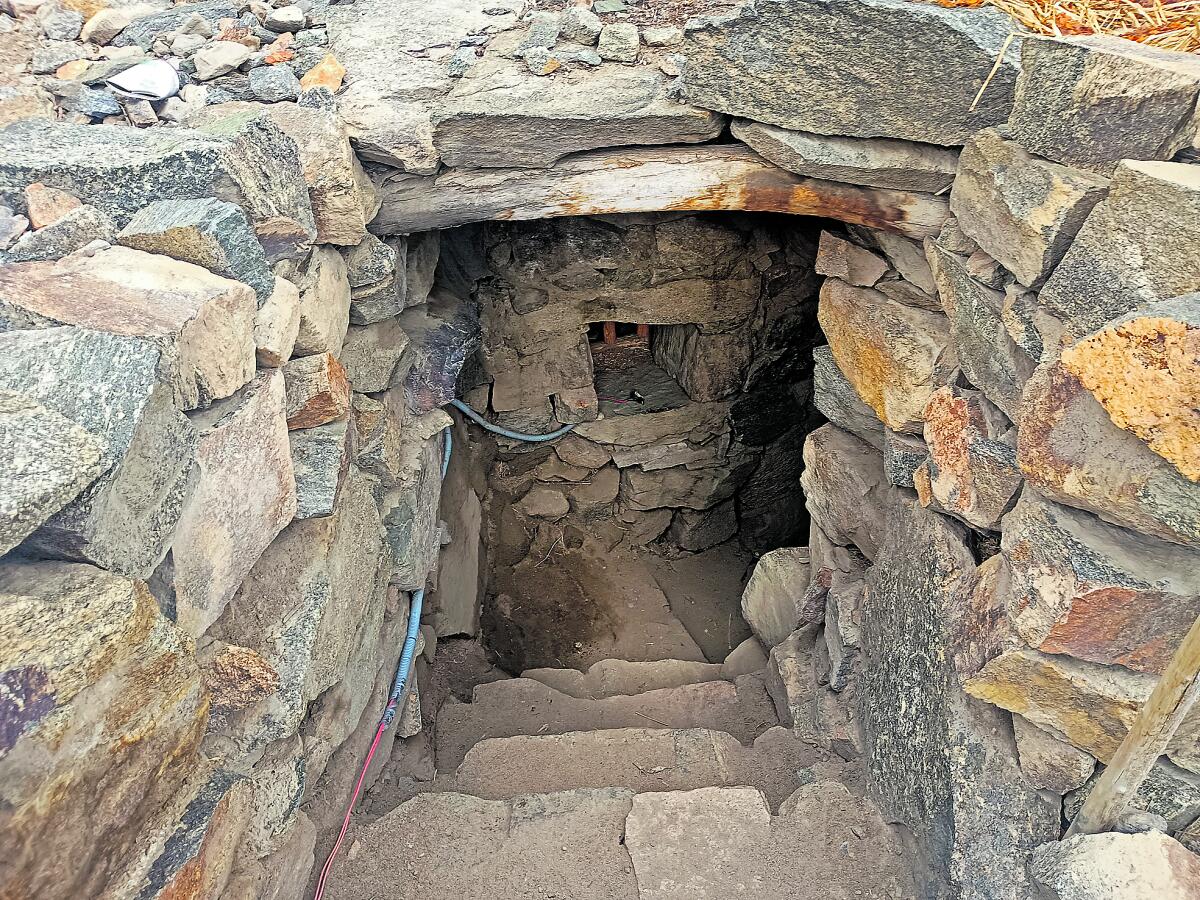 ಬಂಕರಿನ ಪ್ರವೇಶದ್ವಾರ