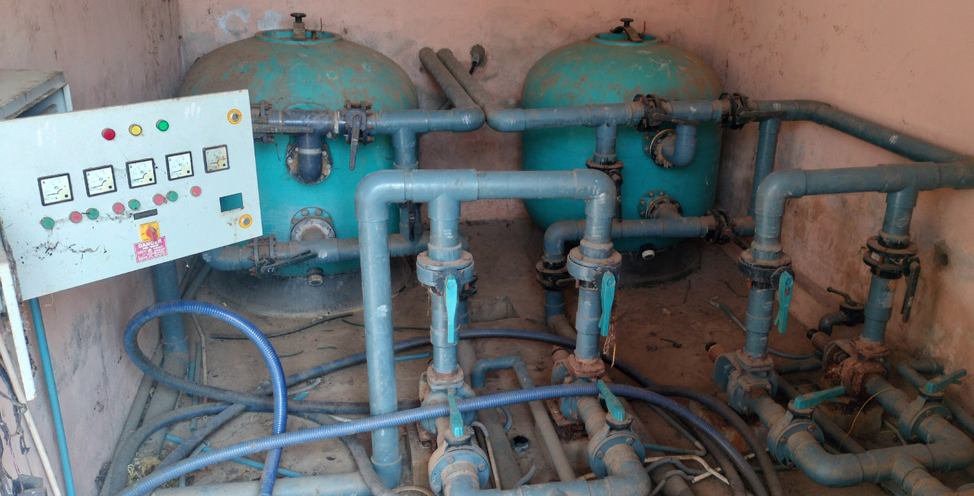 ಈಜುಕೊಳ ಯಂತ್ರಗಳ ಕೊಠಡಿಯ ಸಾಮಗ್ರಿಗಳನ್ನು ಕಳ್ಳರು ಕದ್ದೊಯ್ದಿರುವುದು