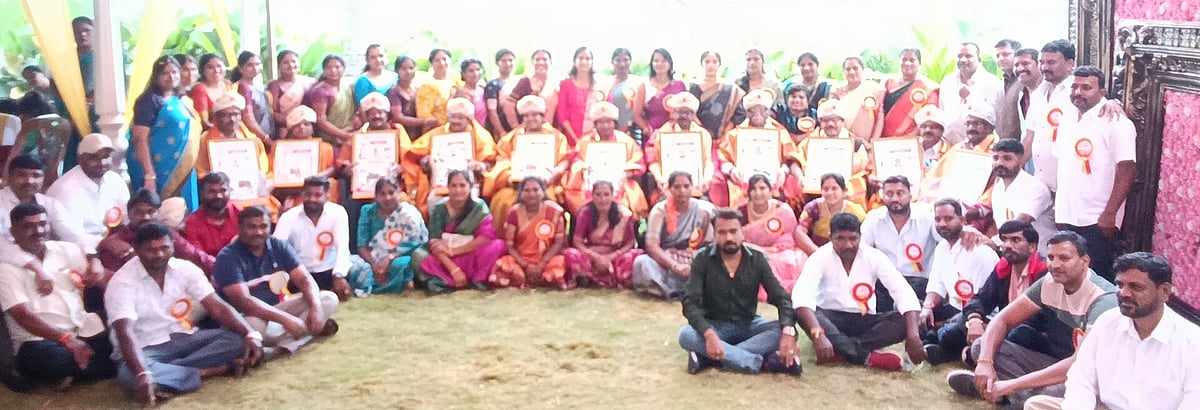 ಬಾಗೂರು ಸರ್ಕಾರಿ ಪ್ರೌಢಶಾಲೆ: ನೆಚ್ಚಿನ ಶಿಕ್ಷಕರಿಗೆ  ಗುರುವಂದನೆ