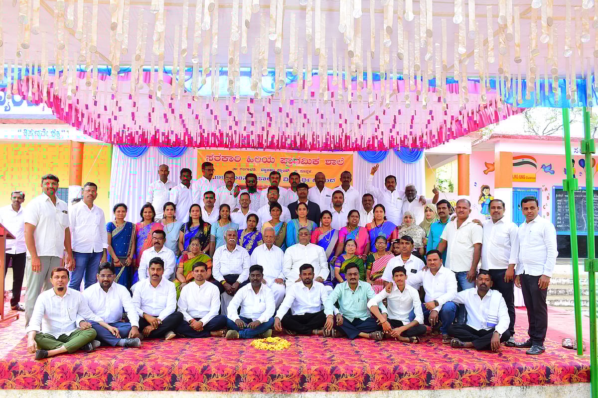 ಗಂಗಾವತಿ | ಸ್ನೇಹಿತರ ಸಮ್ಮಿಲನ; ನೆನಪುಗಳ ಅನುರಣನ