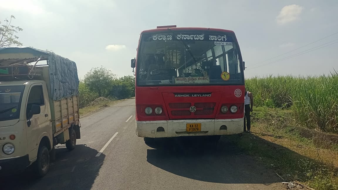 ಯಡ್ರಾಮಿ | ಕೆಟ್ಟು‌ ನಿಲ್ಲುವ ಬಸ್: ಪ್ರಯಾಣಿಕರ ಪರದಾಟ