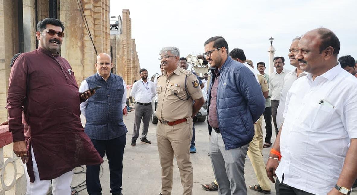 ಕೊಪ್ಪಳ | ‘ಕಾಲಮಿತಿಯಲ್ಲೇ ಕ್ರಸ್ಟ್ ಗೇಟ್‌ ಅಳವಡಿಕೆ ಪೂರ್ಣ’