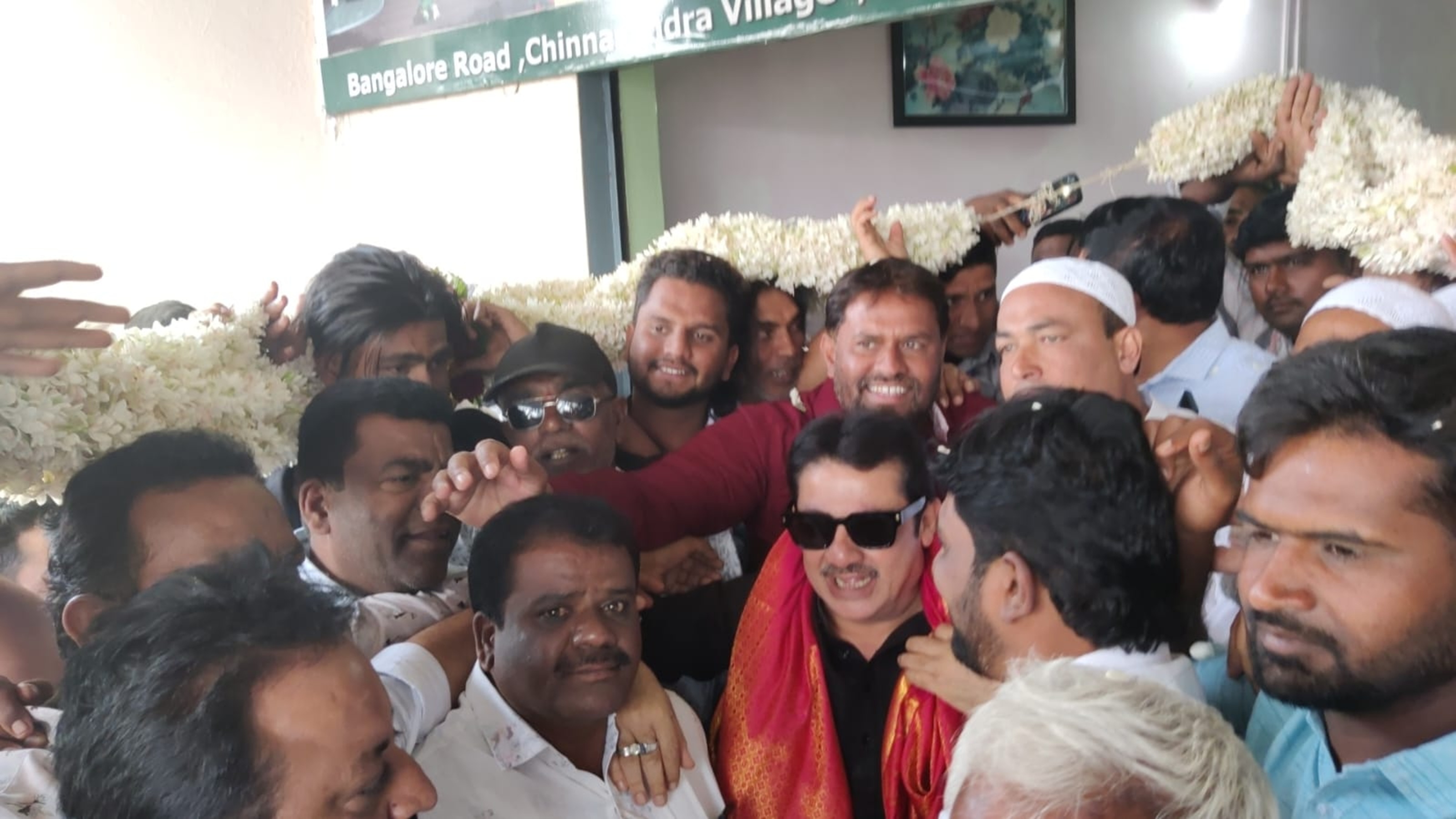 ಚಿಂತಾಮಣಿ ತಾಲ್ಲೂಕಿನ ಚಿನ್ನಸಂದ್ರಕ್ಕೆ ಭೇಟಿ ನೀಡಿದ್ದ ಸಚಿವ ಜಮೀರ್ ಅಹ್ಮದ್