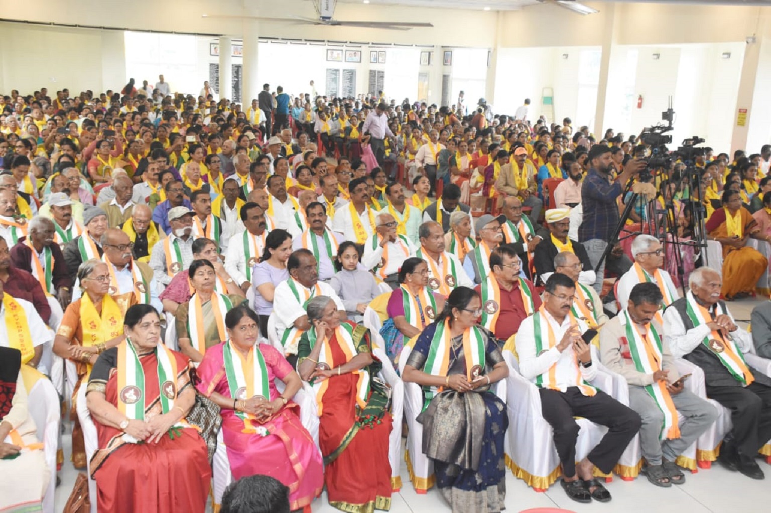 ಕಾರ್ಯಕ್ರಮದಲ್ಲಿ ಹೆಚ್ಚಿನ ಸಂಖ್ಯೆಯಲ್ಲಿ ಸಭಿಕರು ಭಾಗವಹಿಸಿದ್ದರು