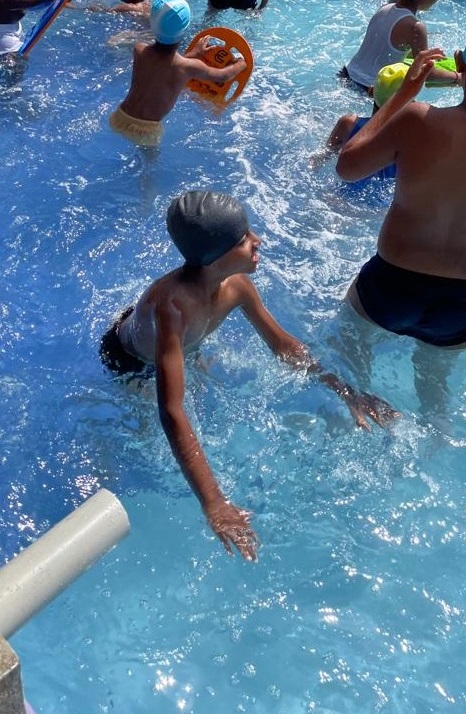 ಕೋಲಾರ ಜಿಲ್ಲೆಯ ರೆಸಾರ್ಟ್‌ವೊಂದರ  ಖಾಸಗಿ ಈಜುಕೊಳ