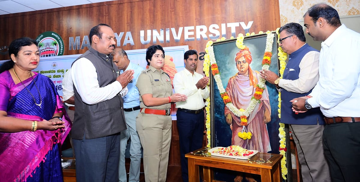ಮಂಡ್ಯ| ಯುವಜನರ ಸ್ಫೂರ್ತಿಯ ಚಿಲುಮೆ ವಿವೇಕಾನಂದ: ಜಿಲ್ಲಾಧಿಕಾರಿ ಕುಮಾರ 