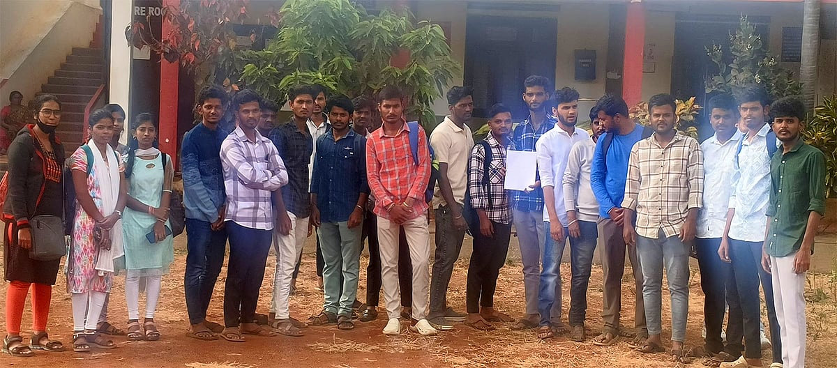 ಪರೀಕ್ಷಾ ಸಮಯ ಬದಲಾವಣೆ; ಮರು ಪರೀಕ್ಷೆಗೆ ಒತ್ತಾಯ