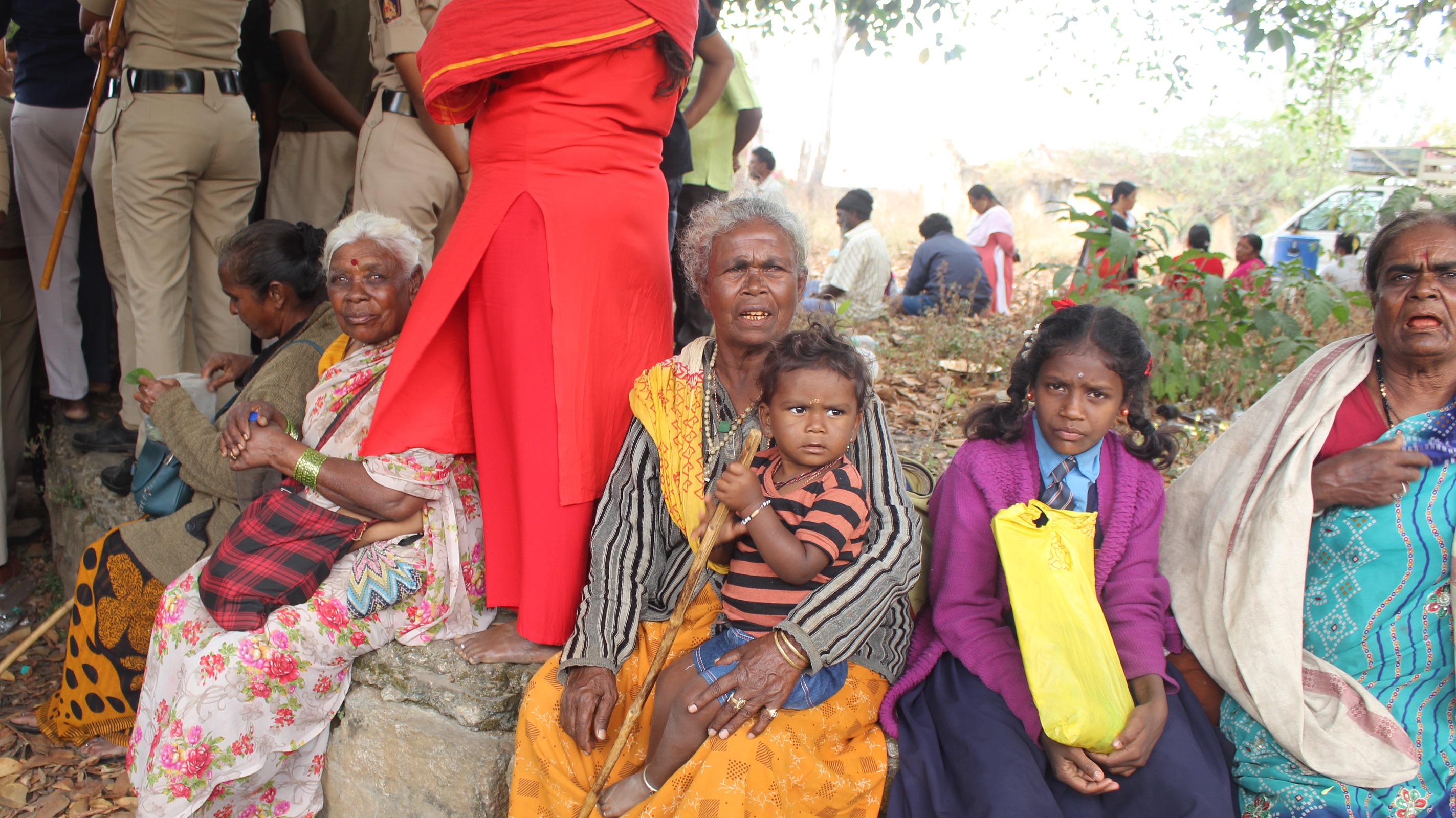 ಪ್ರತಿಭಟನೆಯಲ್ಲಿ ಪಾಲ್ಗೊಂಡಿದ್ದ ಕಾಡಂಚಿನ ಗ್ರಾಮಗಳ ಮಹಿಳೆಯರು