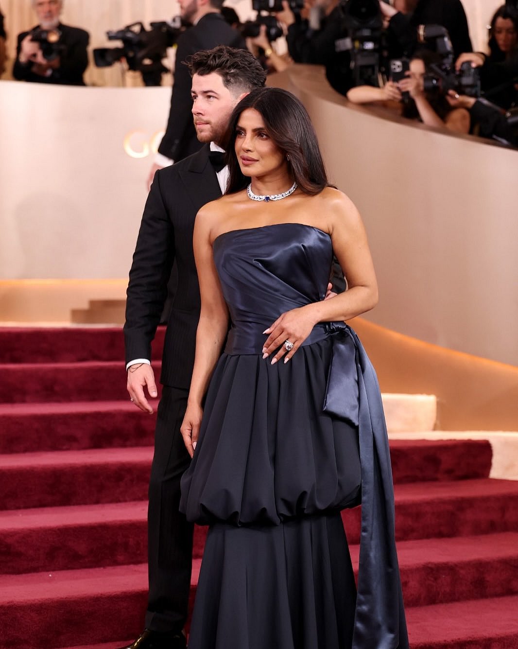 Golden Globes: ರೆಡ್‌ ಕಾರ್ಪೆಟ್‌ ಮೇಲೆ ಕಣ್ಸೆಳೆದ ಪ್ರಿಯಾಂಕಾ–ನಿಕ್ ದಂಪತಿ