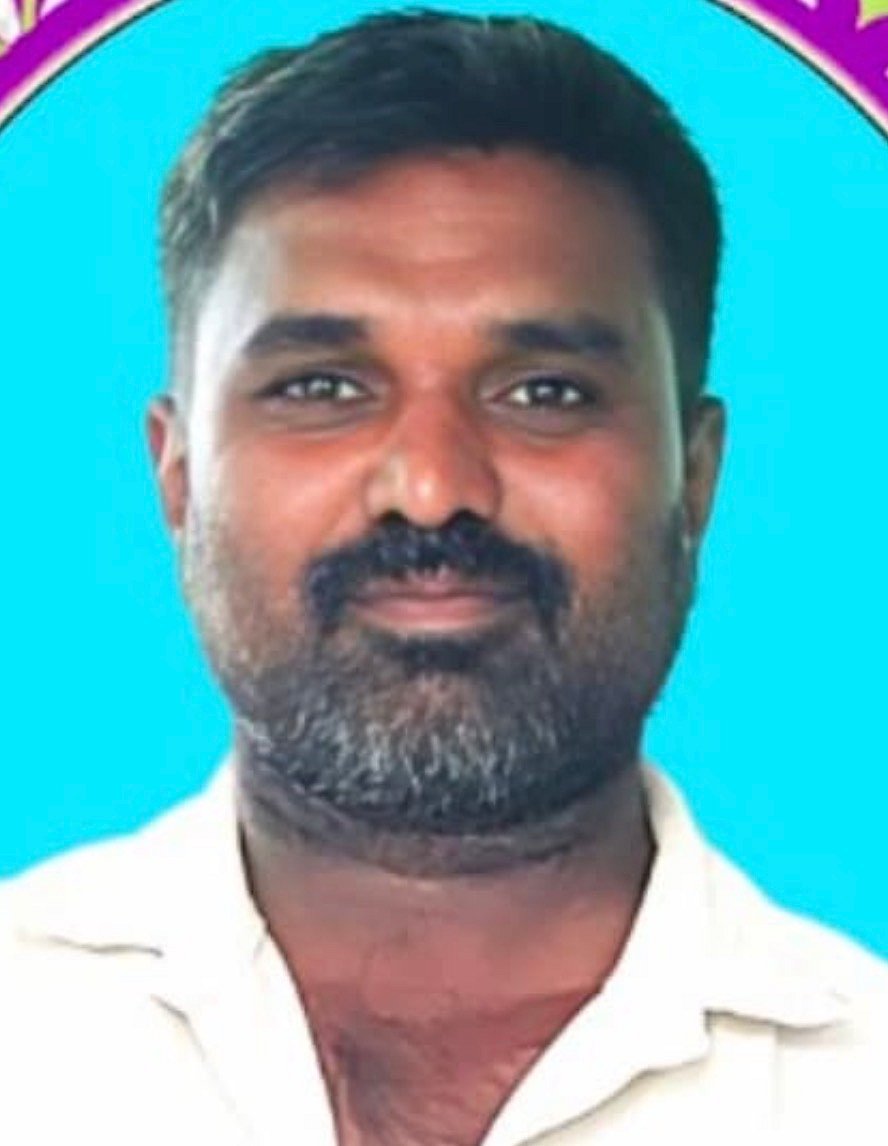 ಹನಗವಾಡಿ ಬಳಿಯ ರಸ್ತೆಯಲ್ಲಿ ಟ್ರ್ಯಾಕ್ಟರ್ ಪಲ್ಟಿ: ಚಾಲಕ ಸಾವು