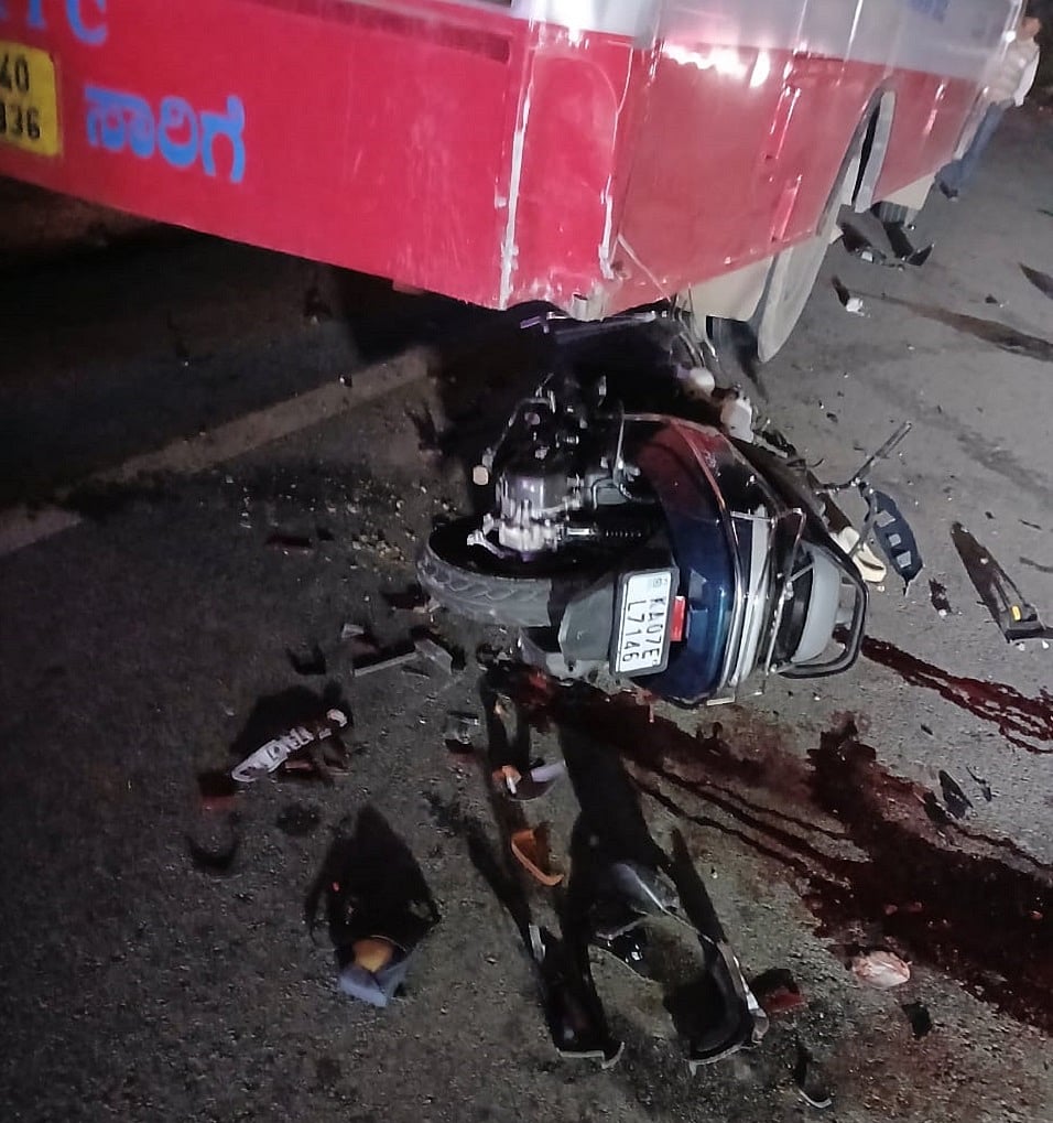 ಅಪಘಾತ‌; ಇಬ್ಬರು ಯುವಕರು ಸಾವು