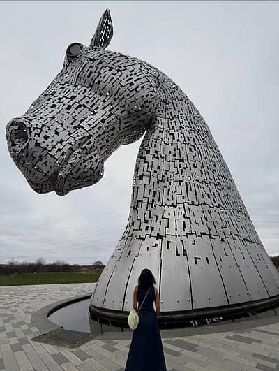 ಇತ್ತೀಚೆಗೆ ಧೃತಿ ಅವರು ಇಂಗ್ಲೆಂಡ್‌ನ ಪ್ರಸಿದ್ಧ ಪ್ರವಾಸಿ ತಾಣವಾಗಿರುವ 'ದಿ ಕೆಲ್ಪೀಸ್'ಗೆ ಭೇಟಿ ನೀಡಿದ್ದರು. ವಿಶ್ವದ ಅತೀ ಎತ್ತರದ ಉಕ್ಕಿನ ಕುದುರೆ ಶಿಲ್ಪಗಳ ಮುಂದೆ ಧೃತಿ ರಾಜ್‌ಕುಮಾರ್‌ ಫೋಟೊಗೆ ಪೋಸ್‌ ಕೊಟ್ಟಿದ್ದಾರೆ. 