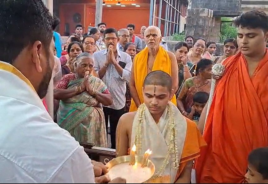 ಅಲೆವೂರು: ಶೀರೂರು ಶ್ರೀಪಾದರಿಗೆ ಸನ್ಮಾನ