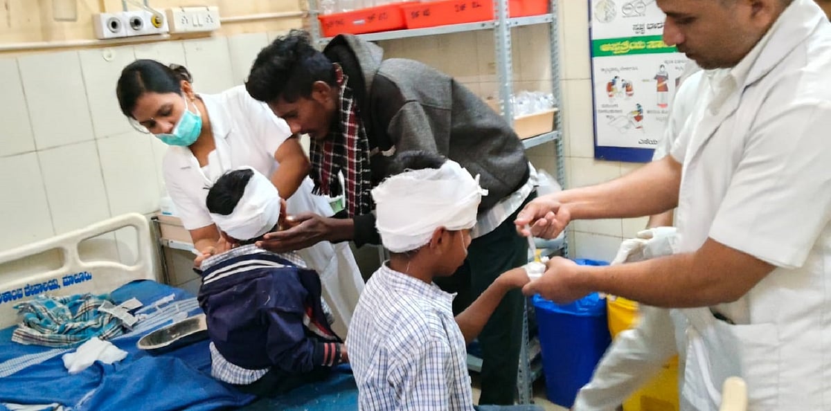 ಮಾಲೂರು: ಶಾಲಾ ಬಸ್‌ ಉರುಳಿ 17 ಮಕ್ಕಳಿಗೆ ಗಾಯ