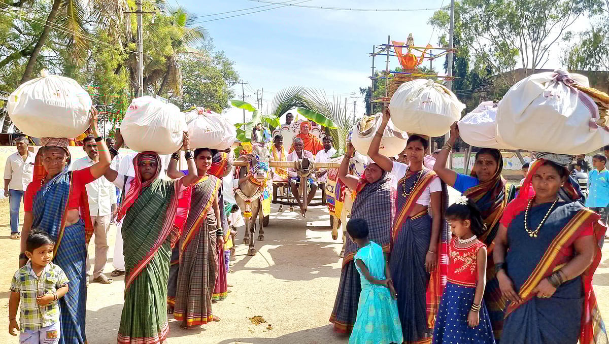 ಸವಣೂರು: ಖಡಕ್ ರೊಟ್ಟಿ, ಕರಿಂಡಿ ಜಾತ್ರೆಗೆ ಚಾಲನೆ