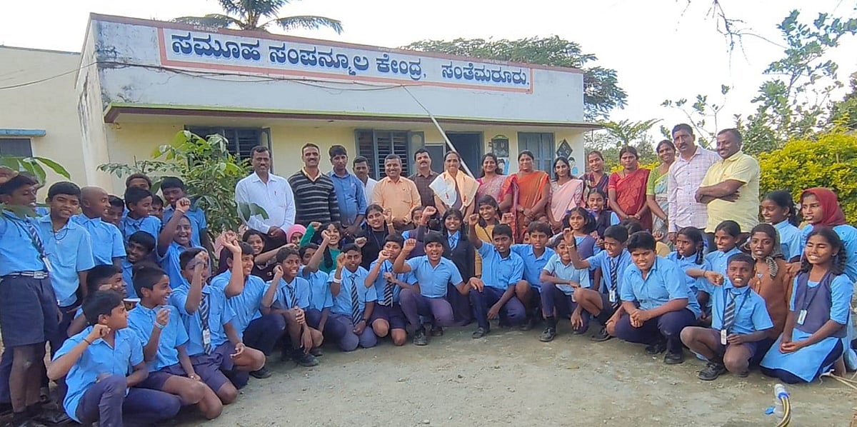 ಅರಕಲಗೂಡು: ₹ 80 ಸಾವಿರ ವೆಚ್ಚದಲ್ಲಿ ಶಾಲೆಗೆ ಕೊಳವೆಬಾವಿ ಕೊರೆಸಿದ ಮುಖ್ಯ ಶಿಕ್ಷಕಿ