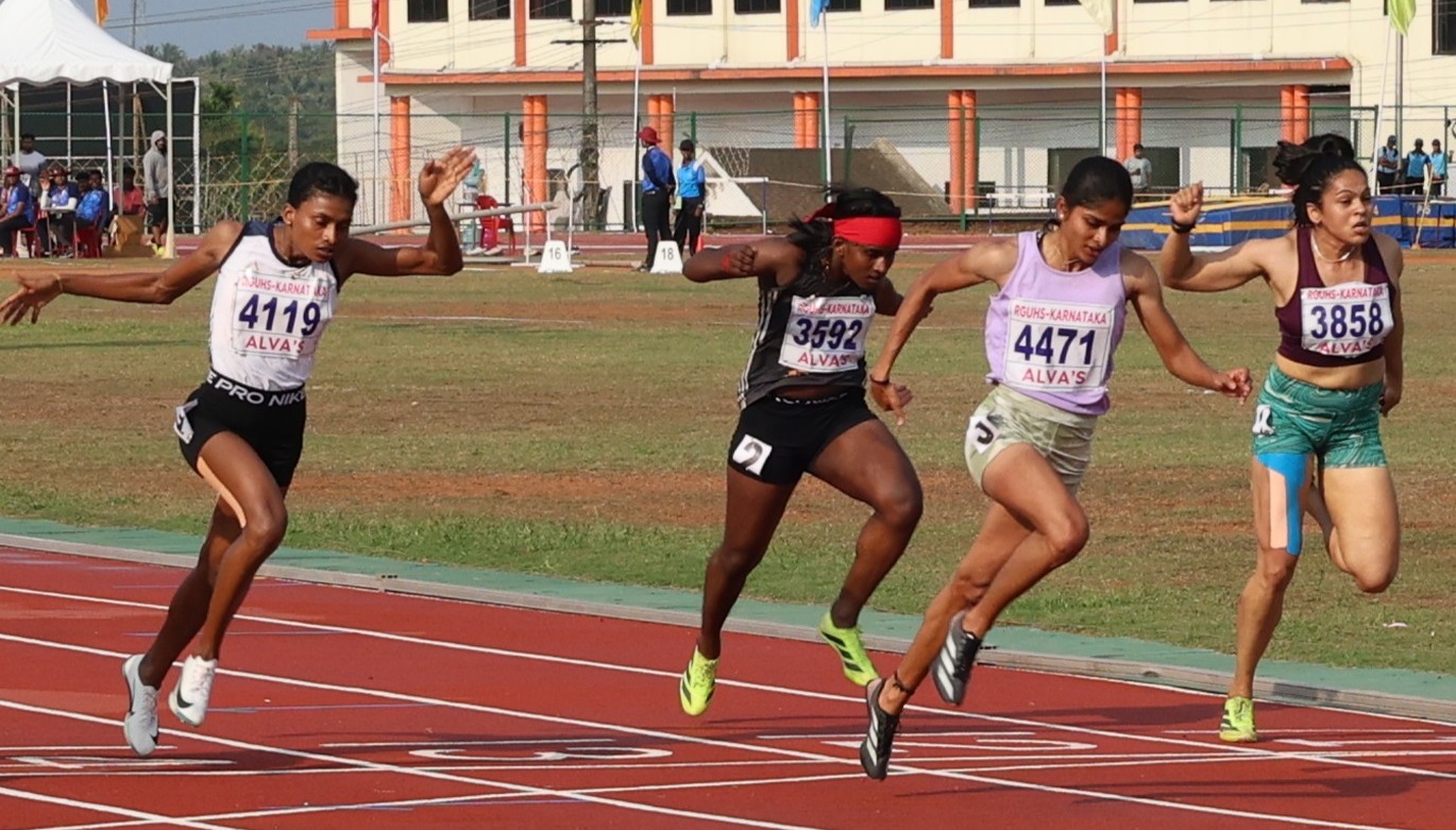 ಮಹಿಳೆಯರ ವಿಭಾಗದ ವೇಗದ ಓಟಗಾರ್ತಿ ಪ್ರತಿಭಾ ಸೆಲ್ವರಾಜ್‌ (4471) ಓಟದ ಭಂಗಿ 