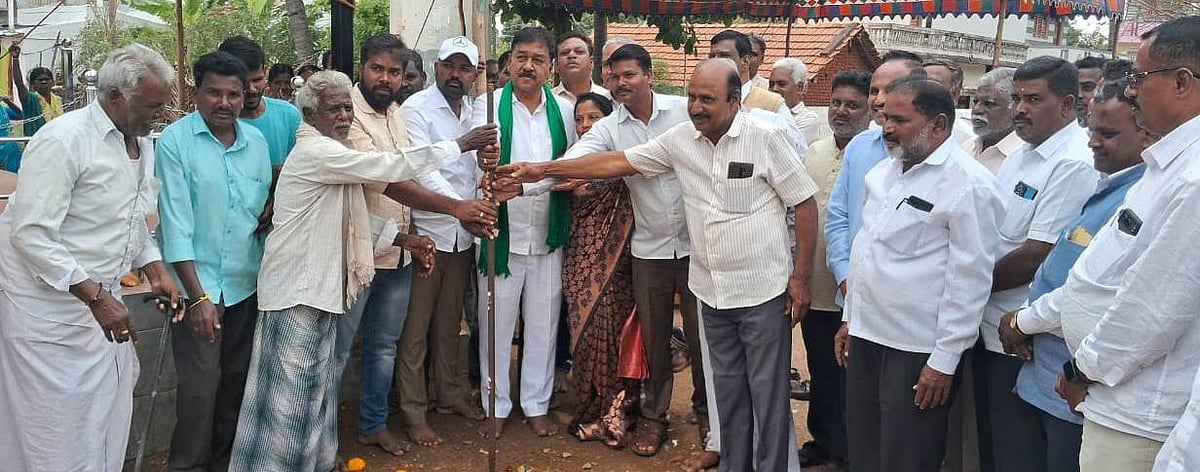 ಸಂತೇಮರಹಳ್ಳಿ | ಕಾಮಗಾರಿ ಗುಣಮಟ್ಟದಿಂದ ಕೂಡಿರಲಿ: ಶಾಸಕ ಎ.ಆರ್.ಕೃಷ್ಣಮೂರ್ತಿ  