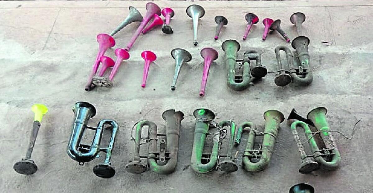 ಹುಬ್ಬಳ್ಳಿ: ನಿಲ್ಲದ ಕರ್ಕಶ ಹಾರ್ನ್ ಹಾವಳಿ, ಸಾರಿಗೆ ಅಧಿಕಾರಿಗಳ ಕಾರ್ಯಾಚರಣೆ