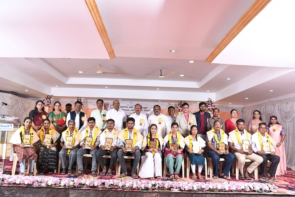 ಉತ್ತಮ ಭವಿಷ್ಯ ರೂಪಿಸಿಕೊಳ್ಳಿ: ಕುಲಕರ್ಣಿ