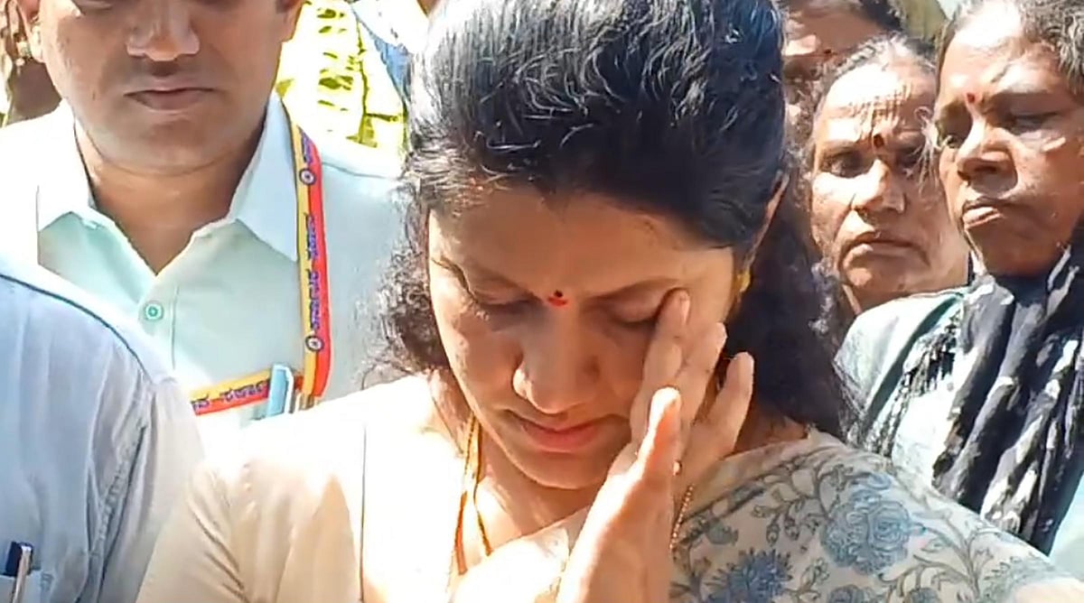 ಕಲ್ಟ್ ಸಿನಿಮಾ ಫ್ಲೆಕ್ಸ್ ತೆರವು: ಪೌರಾಯುಕ್ತೆಗೆ ಕಾಂಗ್ರೆಸ್ ಮುಖಂಡ ಧಮ್ಕಿ