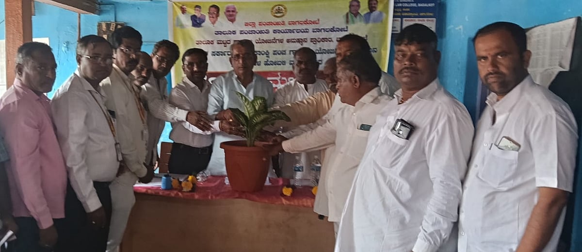 ಶಿರೂರ | ’ಗ್ಯಾರಂಟಿ ಯೋಜನೆಗಳು ಫಲಾನುಭವಿಗಳಿಗೆ ತಲುಪಲಿ’