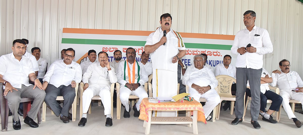 ತುಮಕೂರು| ಕಾರ್ಪೊರೇಟ್‌ ಸಂಸ್ಕೃತಿಗೆ ಕೇಂದ್ರ ಬೆಂಬಲ: ಮಯೂರ ಜಯಕುಮಾರ್‌