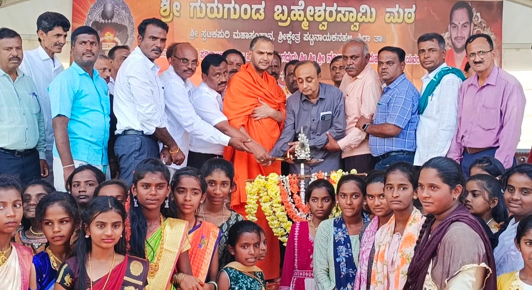 ಶಿರಾ| ತೋಟಗಾರಿಕೆ ಬೆಳೆಗಳಿಂದ ಆರ್ಥಿಕ ಸದೃಢತೆ: ನಂಜಾವಧೂತ ಸ್ವಾಮೀಜಿ ಅಭಿಪ್ರಾಯ